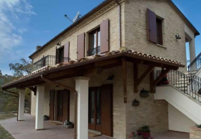 Casa di Mi Agriturismo a Fano - Serrungarina (PU)