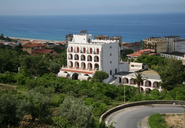 Hotel Alhambra - Paola (CS)